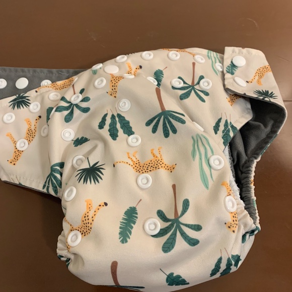 Bundle of Two LPO AIO Diapers - Picture 5 of 9